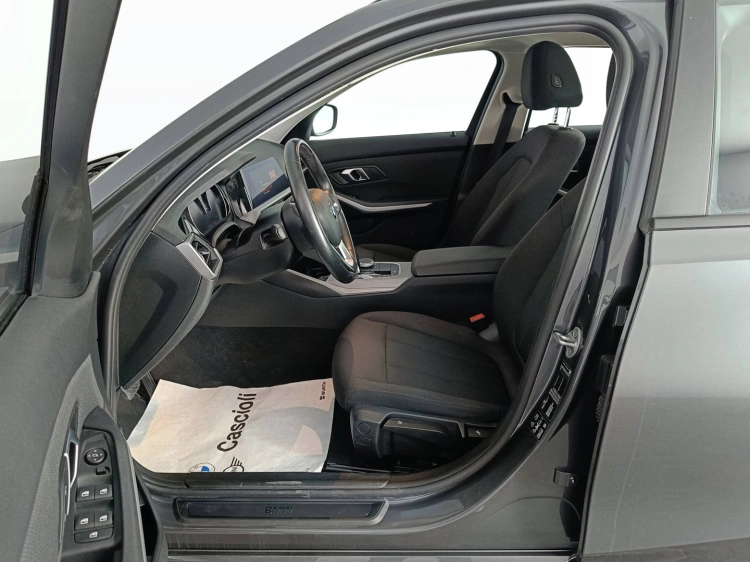 9 - BMW Serie 3 320d Touring mhev 48V xdrive auto