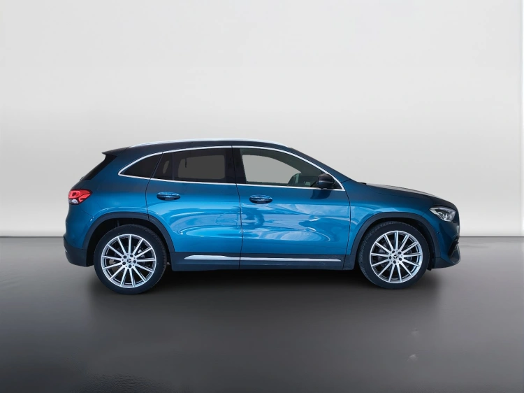 4 - Mercedes-Benz GLA 200 d Premium 4matic auto