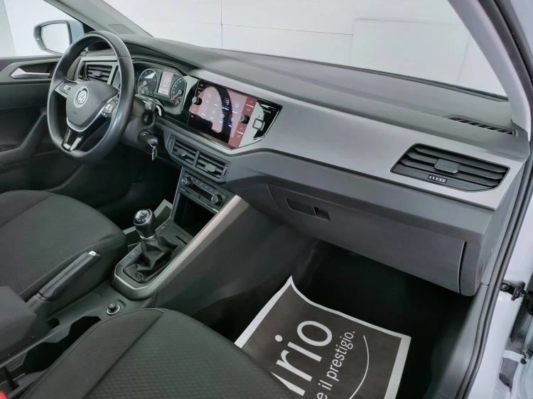 16 - Volkswagen Polo Polo 5p 1.0 mpi Comfortline 75cv