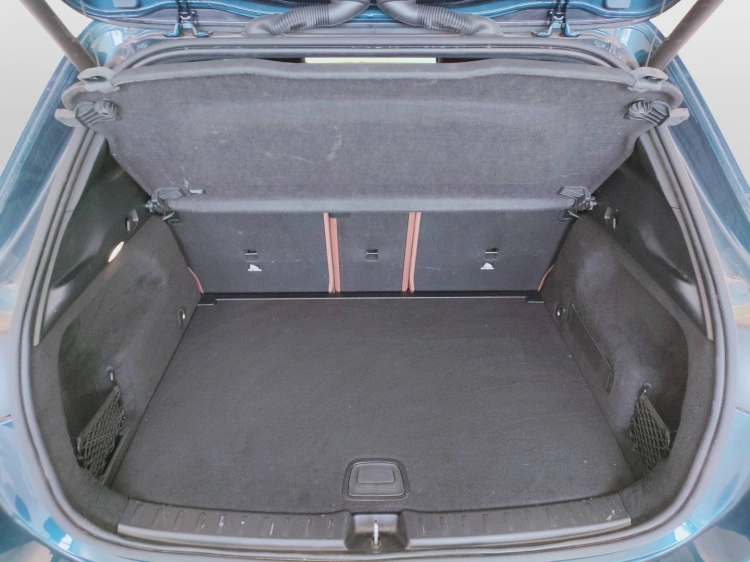 9 - Mercedes-Benz GLA 200 d Premium auto