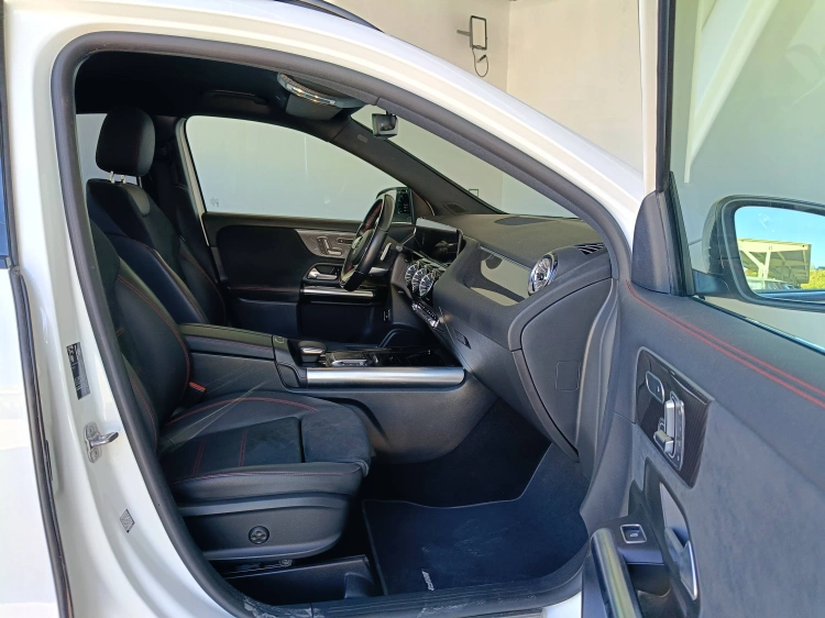 11 - Mercedes-Benz GLA GLA-H247 2020 - 180 d Premium auto
