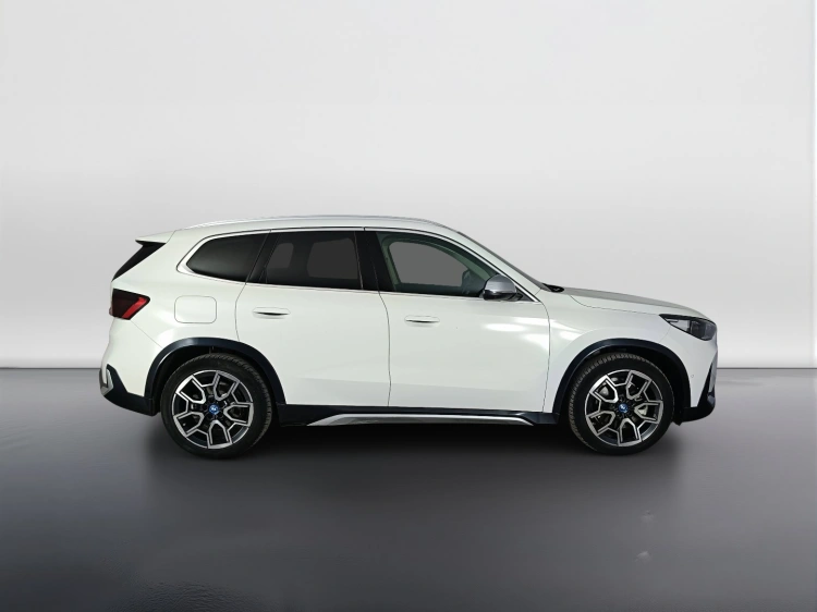 3 - BMW iX1 iX1 xdrive 30 X-Line