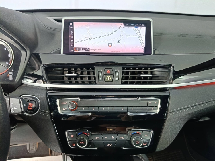 14 - BMW X1 X1 xdrive18d xLine