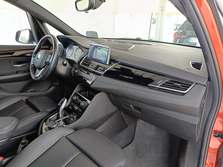 10 - BMW Serie 2 216d Active Tourer Sport auto
