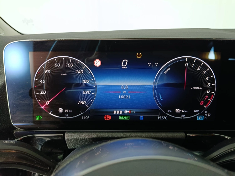 12 - Mercedes-Benz GLA Mercedes 250 e phev (eq-power) Sport Plus auto