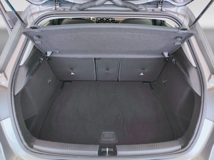 9 - Mercedes-Benz Classe A 180 Advanced auto