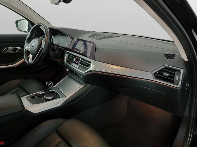 10 - BMW Serie 3 320d Touring mhev 48V xdrive Luxury auto
