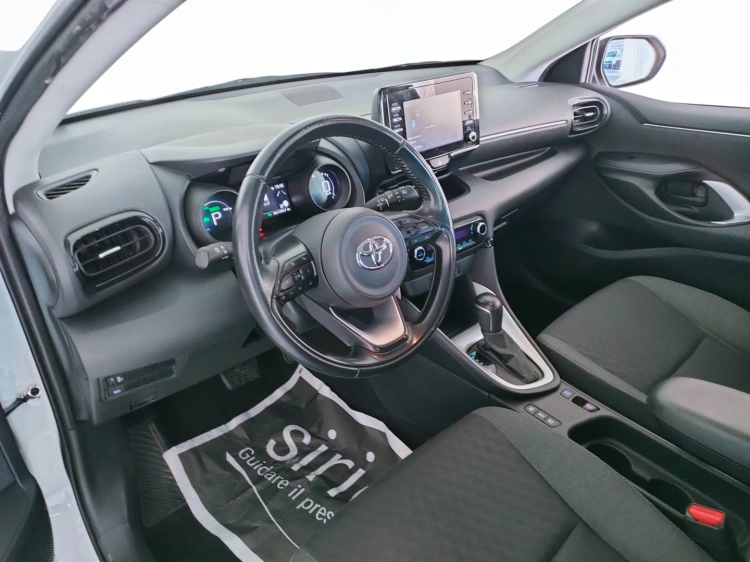 12 - Toyota Yaris Yaris 1.5h Trend