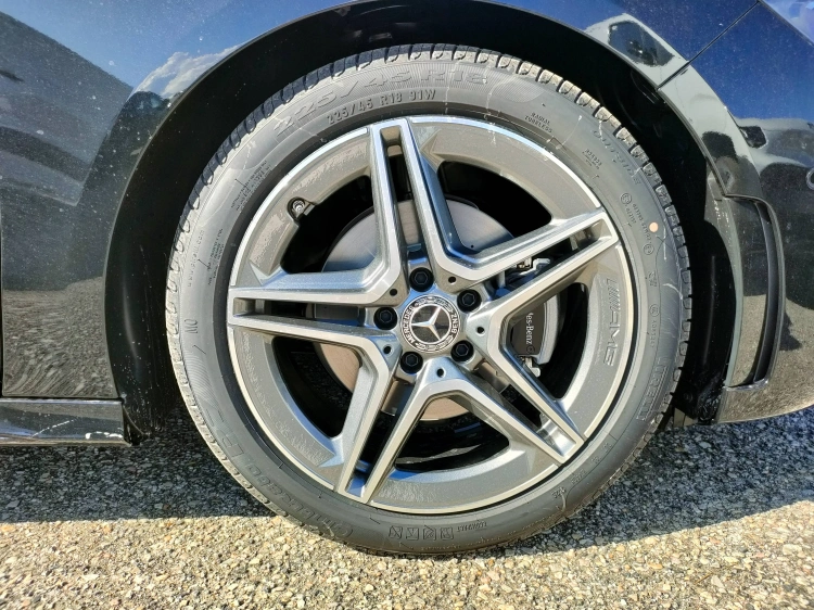6 - Mercedes-Benz Classe B 180 d