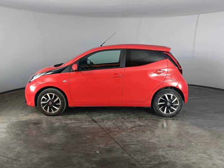 3 - Toyota Aygo Aygo 5p 1.0 x-play 72cv