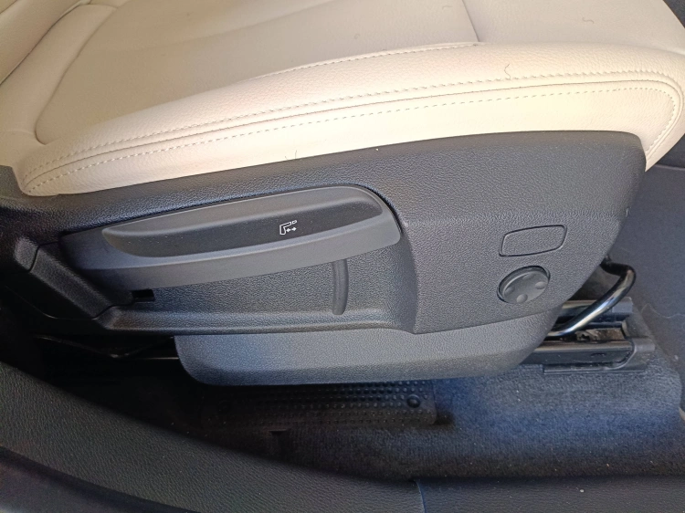 18 - BMW X1 X1 sdrive18d xLine Plus auto