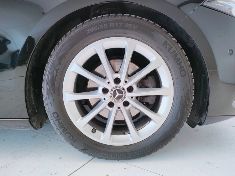 8 - Mercedes-Benz Classe A 180 d Sport Extra auto