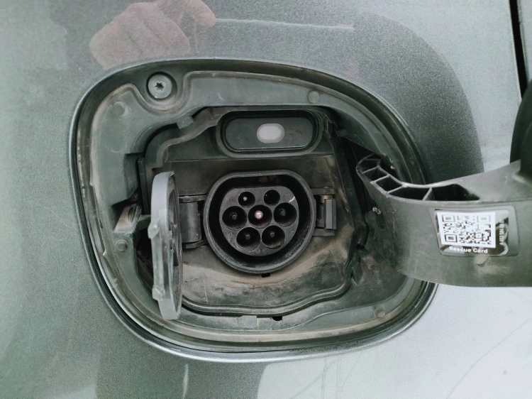 8 - smart forfour Forfour eq Passion 22kW