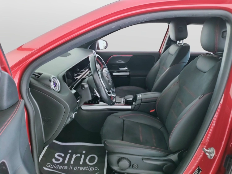 16 - Mercedes-Benz GLA 200 d Premium auto