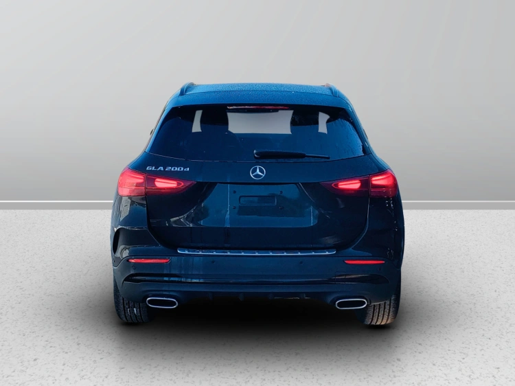 4 - Mercedes-Benz GLA 200 d automatic