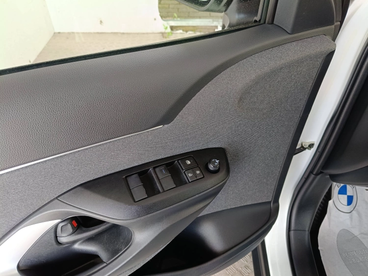 16 - Toyota Yaris Cross Yaris Cross 1.5h Active fwd 116cv e-cvt