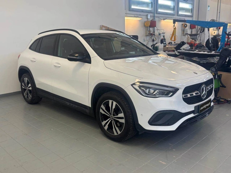 4 - Mercedes-Benz GLA 200 d Sport Plus auto