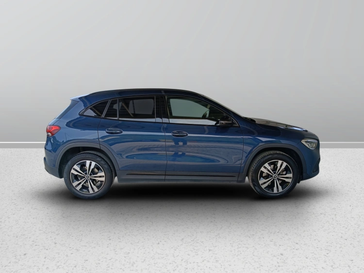 6 - Mercedes-Benz GLA 200 d Sport Plus 4matic auto