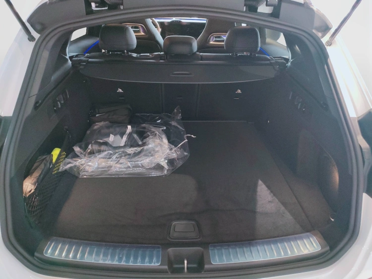5 - Mercedes-Benz GLC 400 4MATIC con tecnologia EQ
