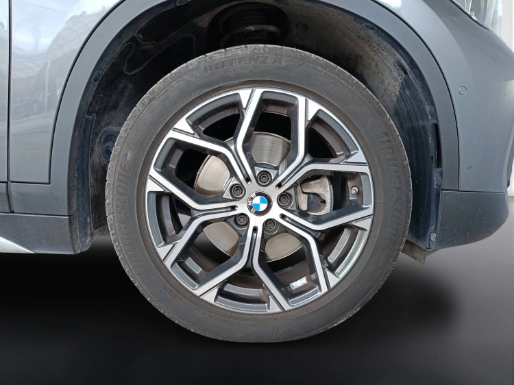 16 - BMW X1 X1 xdrive18d xLine Plus auto