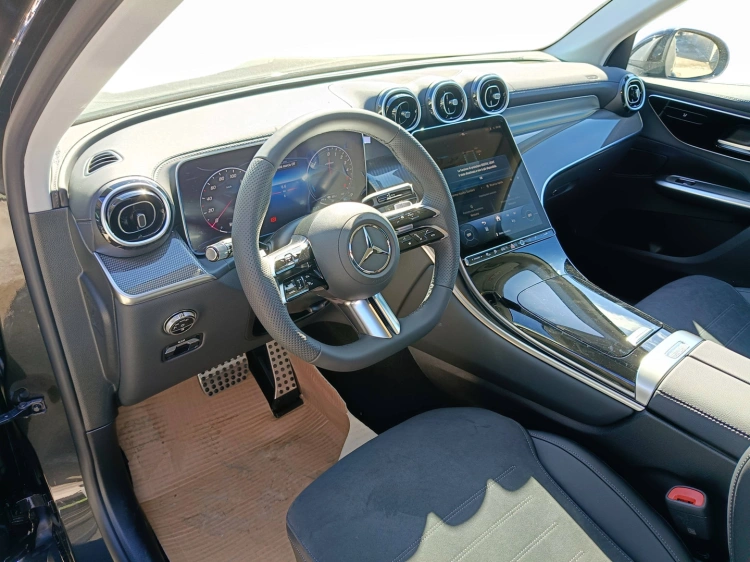 6 - Mercedes-Benz GLC 300 de 4MATIC