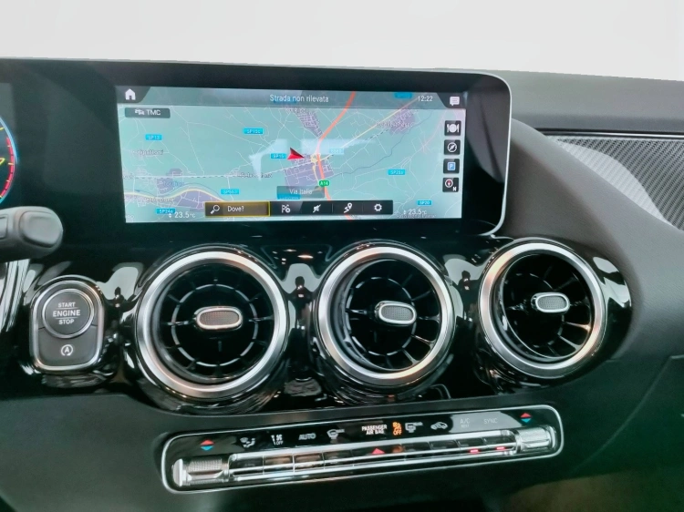 17 - Mercedes-Benz Classe B 180 Premium auto