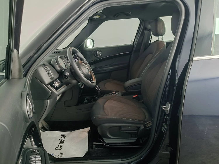 8 - MINI Countryman Mini Countryman 2.0 Cooper D Business auto
