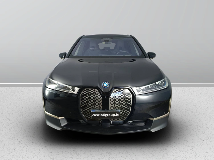 2 - BMW iX iX xdrive40