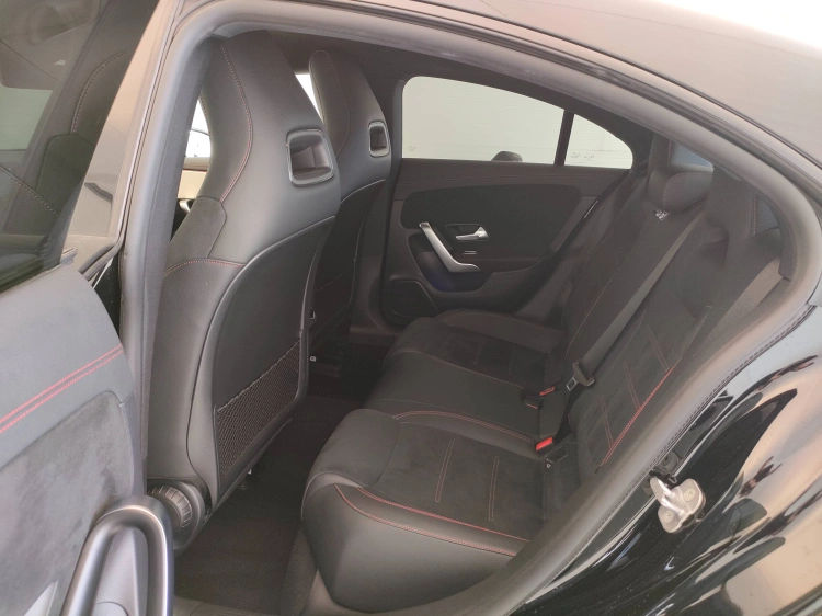 10 - Mercedes-Benz CLA Coupe 200 d Premium auto