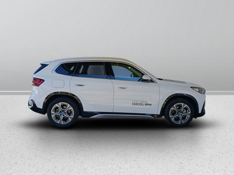 3 - BMW iX1 BMW iX1 eDrive20-Special Edition