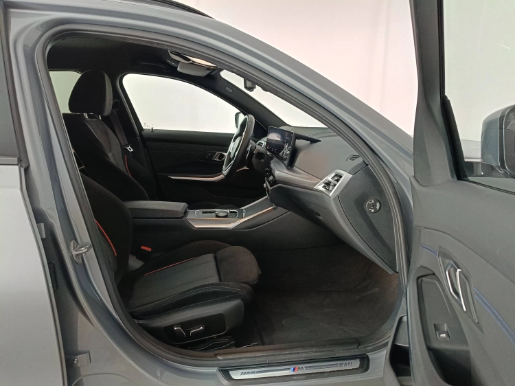 11 - BMW Serie 3 320d Touring mhev 48V Msport xdrive auto