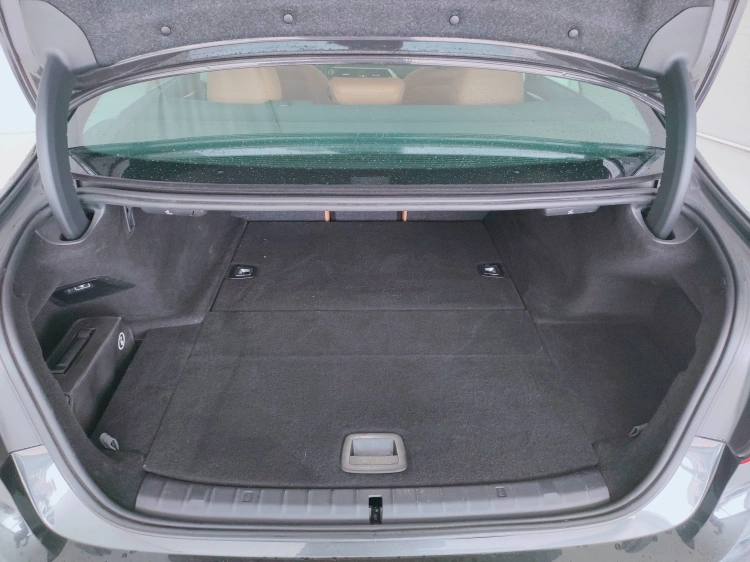 5 - BMW Serie 5 530e Sport auto