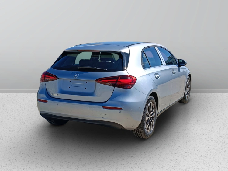 5 - Mercedes-Benz Classe A 180 d Automatic