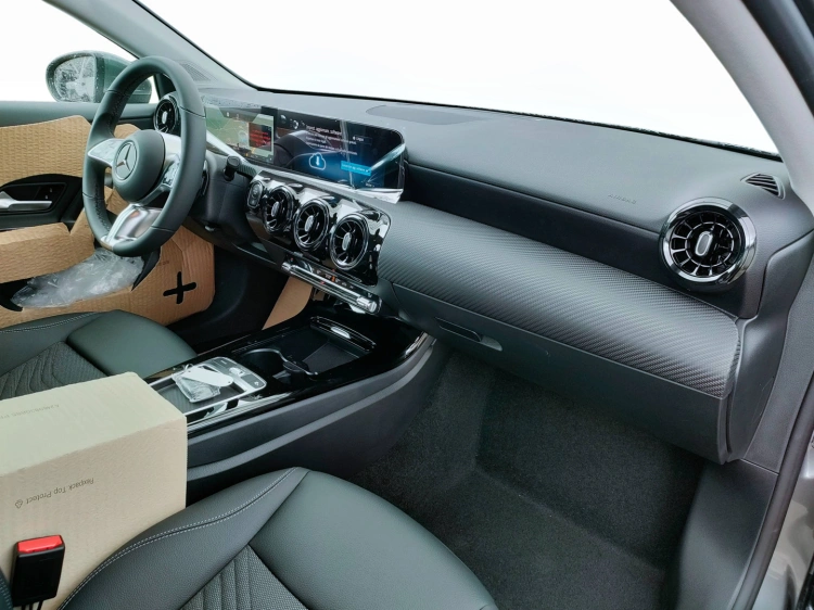 11 - Mercedes-Benz Classe A 180