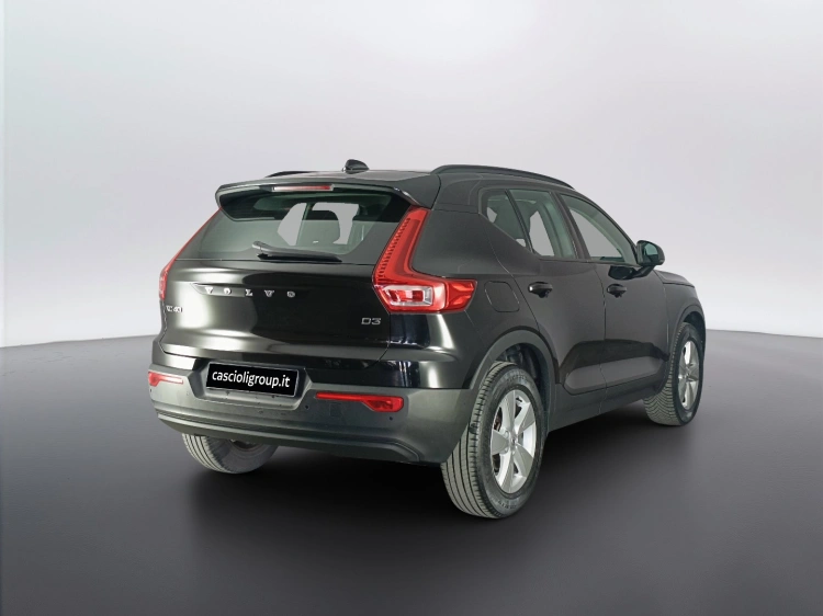 4 - Volvo XC40 XC40 2.0 d3