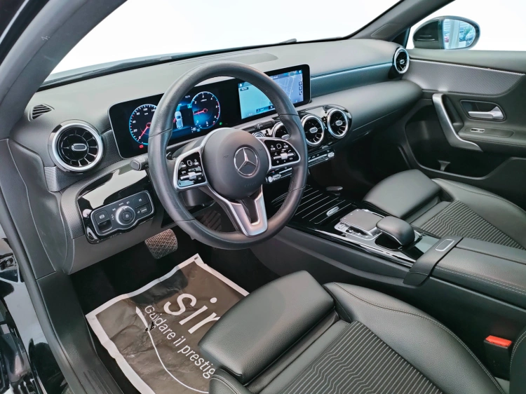 14 - Mercedes-Benz Classe A 180 d Sport Extra auto