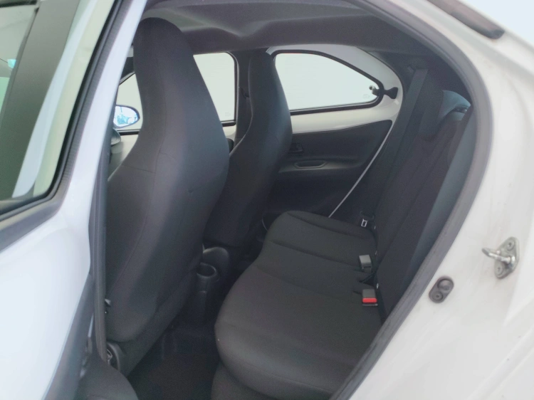 13 - Toyota Aygo X Aygo X 1.0 Active 72cv