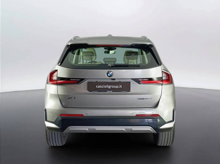 4 - BMW X1 X1 sdrive18d X-Line auto