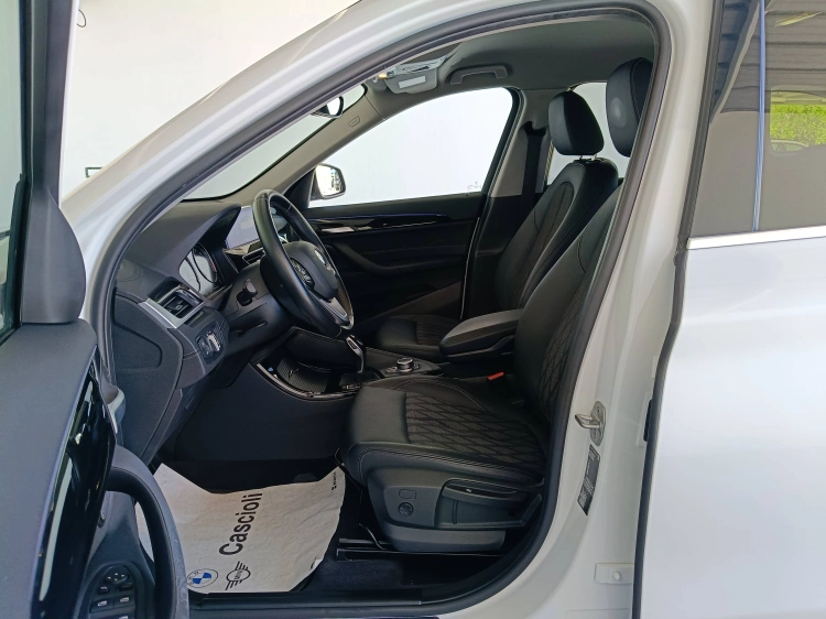 8 - BMW X1 X1 sdrive16d xLine auto