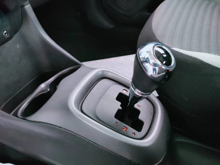 11 - Toyota Aygo Aygo 5p 1.0 x-play m-mt 72cv