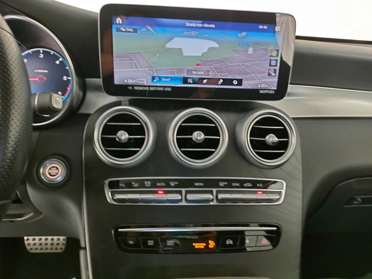 12 - Mercedes-Benz GLC 220 d Premium 4matic auto