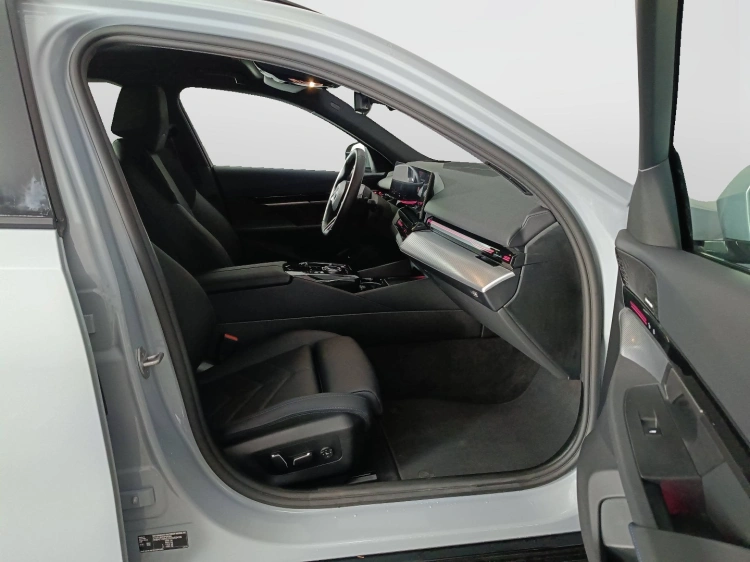 11 - BMW Serie 5 520d Touring 48V xdrive MSport Pro auto