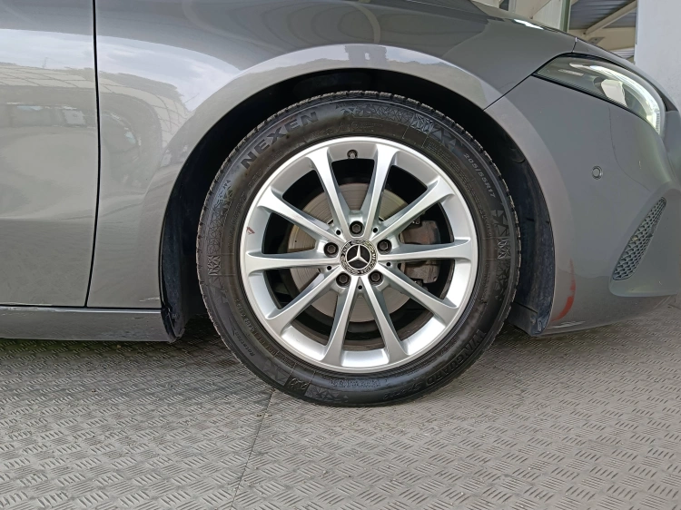 14 - Mercedes-Benz Classe A 180 d Sport auto