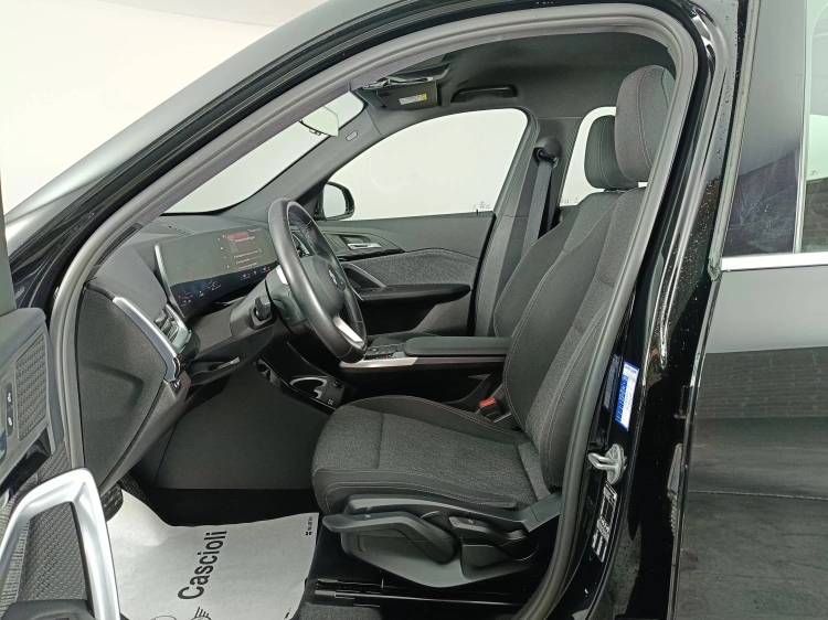 8 - BMW X1 X1 sdrive18d Edition Essence auto