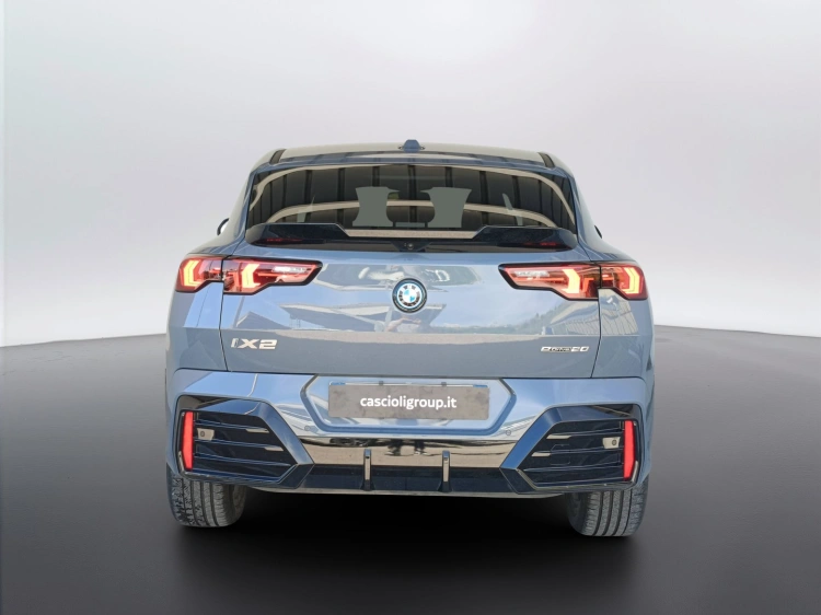5 - BMW iX2 iX2 edrive 20 MSport Pro