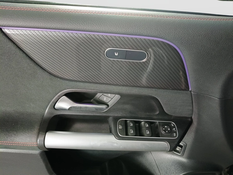 21 - Mercedes-Benz Classe B 180 d AMG Line Advanced Plus auto