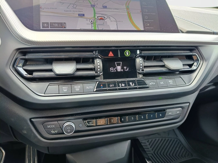 16 - BMW Serie 1 118d Msport auto