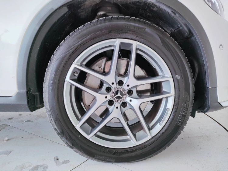 8 - Mercedes-Benz GLC 250 d Premium 4matic auto