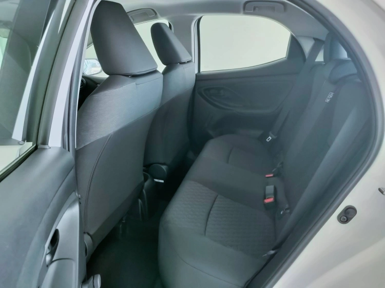10 - Toyota Yaris Yaris 1.0 Active