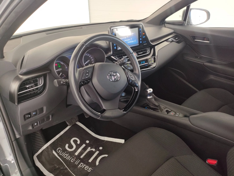 14 - Toyota C-HR C-HR 1.8h Active 2wd e-cvt